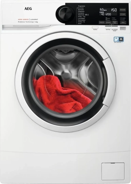 AEG LSR6F70268 Waschmaschine – Frontansicht mit rotem Tuch im Inneren