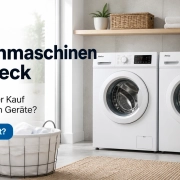 Zwei weiße Amica Waschmaschinen in einem hellen Raum mit Wäschekorb und Regalfächern